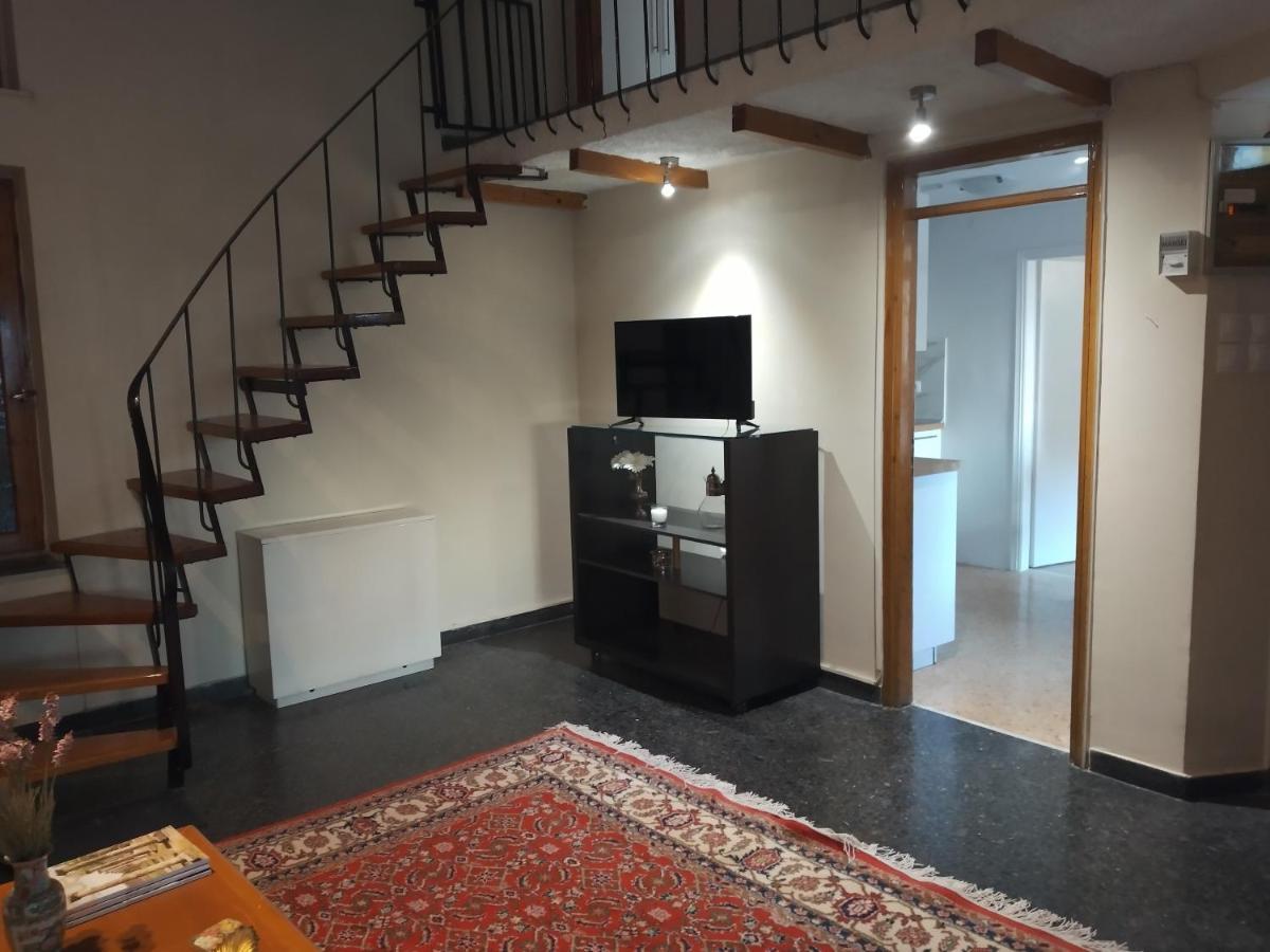 Sunny Northern Apartment Athen