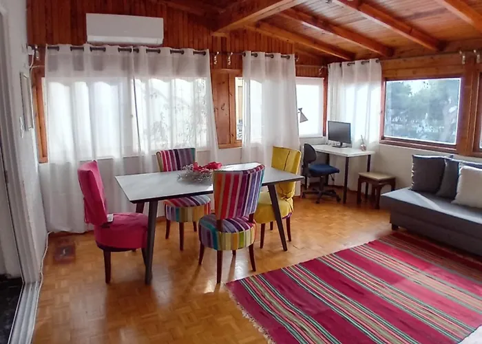 Sunny Apartment Northern Athens